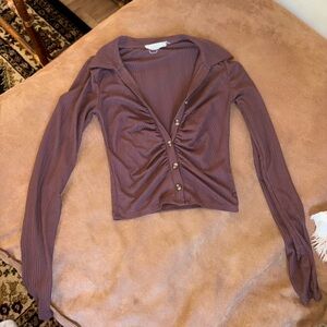 Ruched Button-Front Ribbed Shirt in Mauve Brown